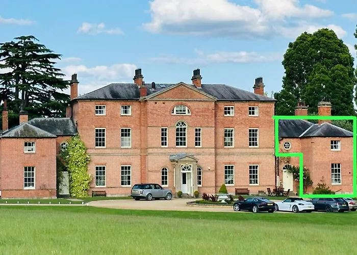 Stunning Countryside Home With Hot Tub - Sleeps 8