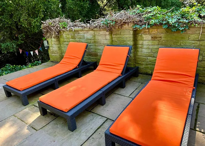 Stunning Countryside Home With Hot Tub - Sleeps 8