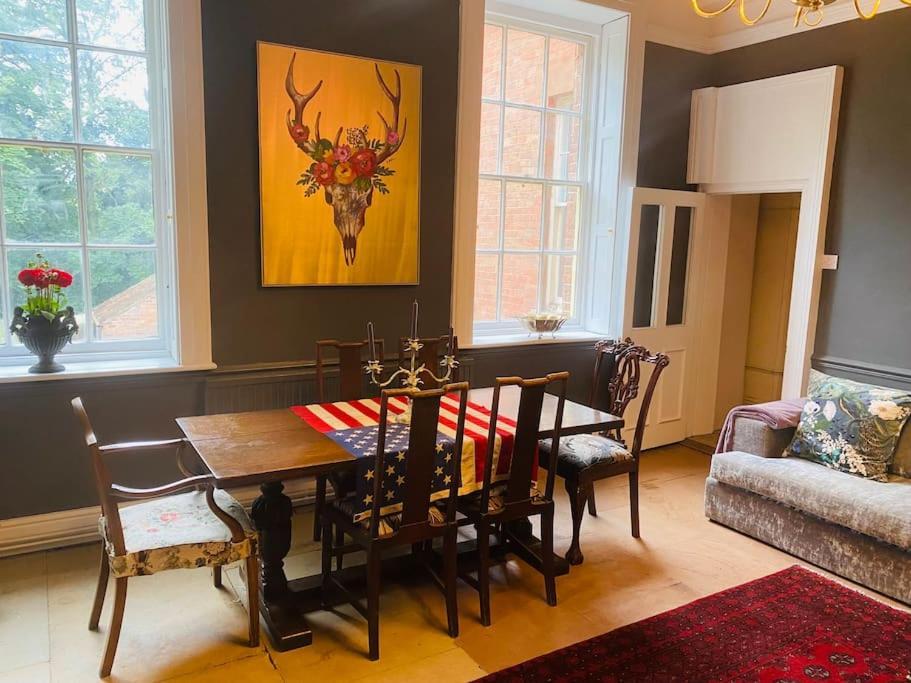 Holiday home Stunning Countryside With Hot Tub - Sleeps 8 *