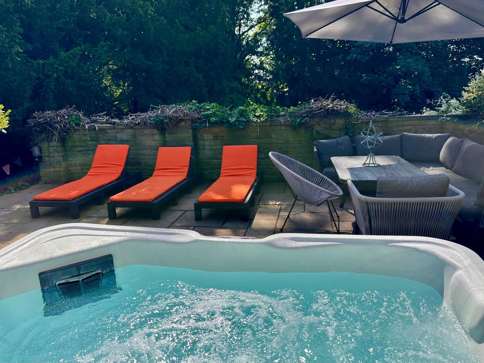 Holiday home Stunning Countryside With Hot Tub - Sleeps 8
