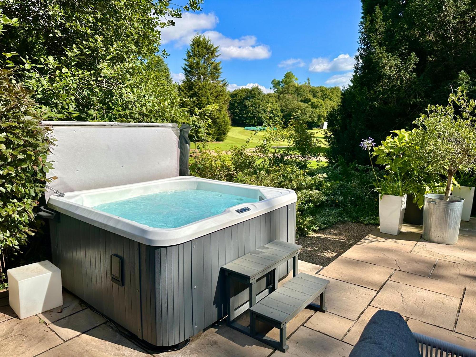 Holiday home Stunning Countryside With Hot Tub - Sleeps 8